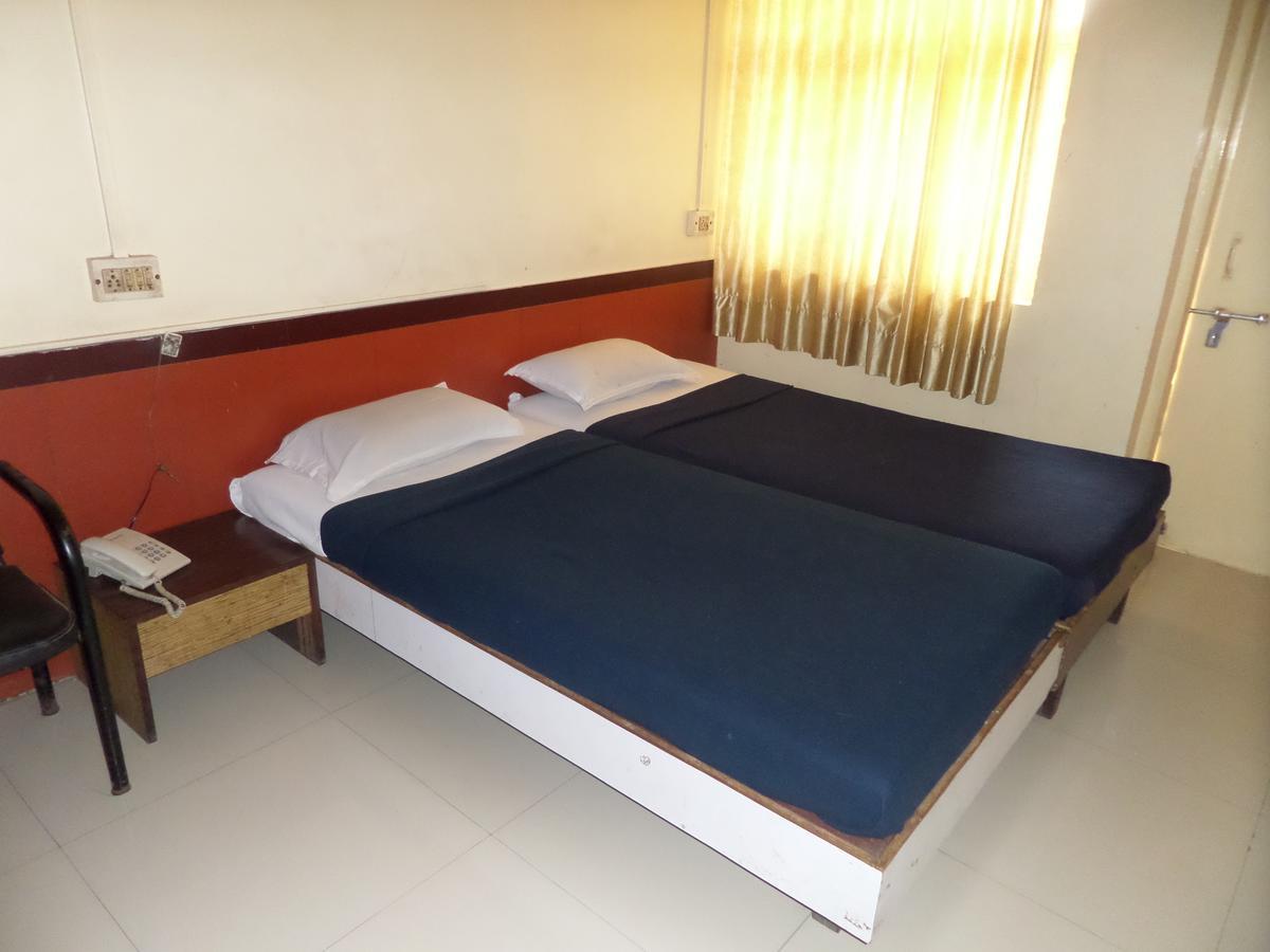 Hotel Sadanand Szangli Kültér fotó