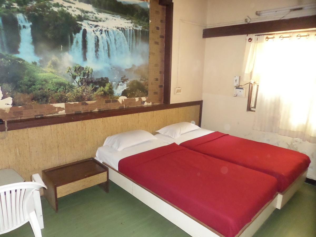Hotel Sadanand Szangli Kültér fotó