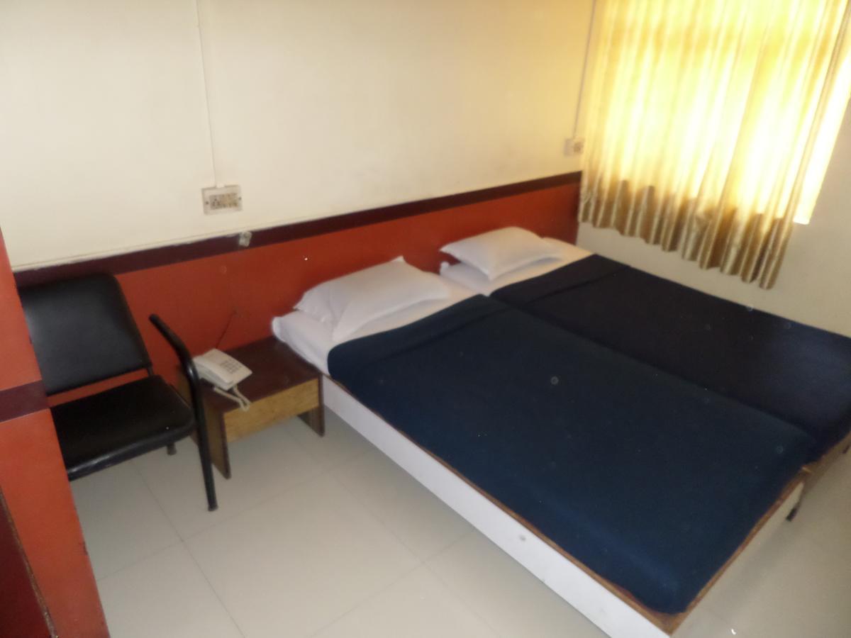 Hotel Sadanand Szangli Kültér fotó